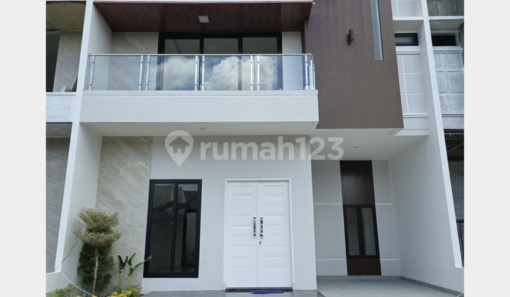 Rumah Baru Lebar 8 Meter di Ringroad Suite Private Residence