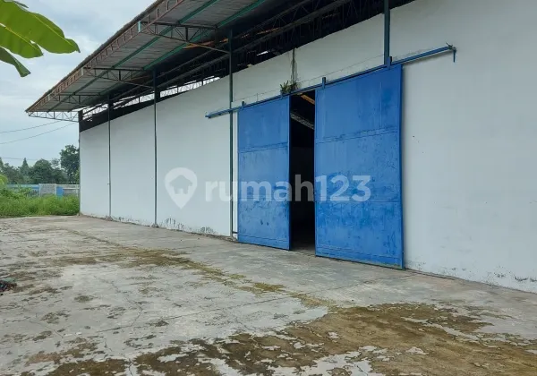 Dijual Gudang dengan Halaman Luas Daerah Hamparan Perak