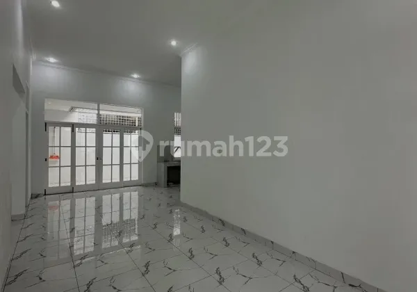 Caal House Beautiful New Renovated House in Tasbih 1 Setiabudi 2