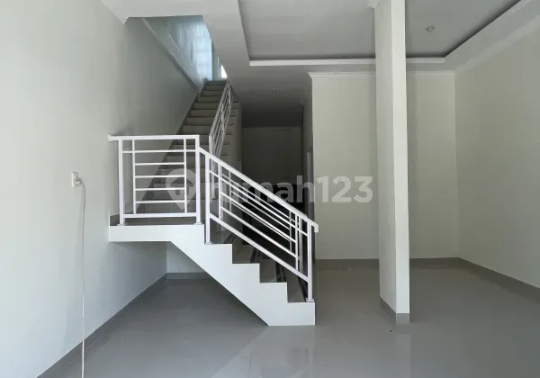 Rumah Baru Murah dalam Komplek daerah Amplas ] 2