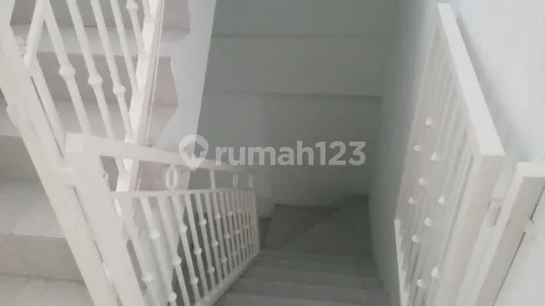 Dijual Rumah Cantik Siap Huni Dalam Komplek Jcity 2