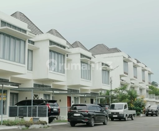 Dijual Rumah Cantik Full Furnish di Komplek Johor SummerVille Dijual Rumah Cantik Full Furnish di Komplek Johor SummerVille