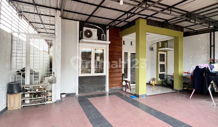 Dijual Rumah Siap Huni Posisi Hook dengan 4 kamar Tidur Dijual Rumah Siap Huni Posisi Hook dengan 4 kamar Tidur