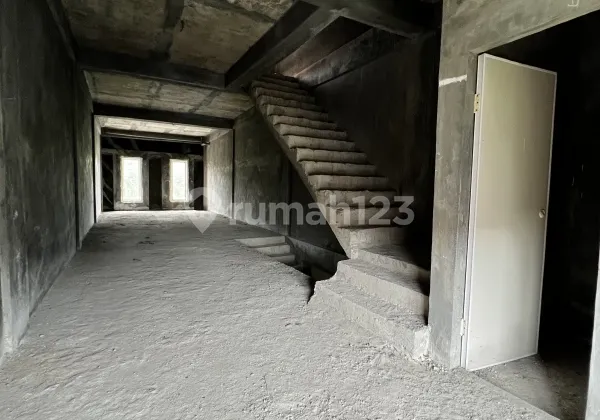 For Sale at a Loss, Mercy Complex Shop House, SHM, Vacant Condition 2