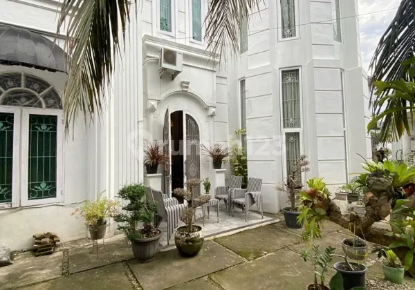 Dijual Rumah Mewah Full Furnish dekat Gatot Subroto 2