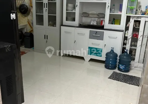 Dijual Rumah cantik 2 lantai 900 jutaan di Selayang SHM 2