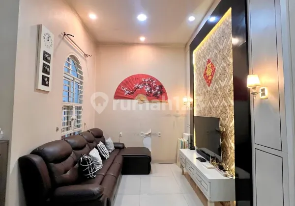 Dijual Rumah Mewah Full Furnish di Krakatau 2