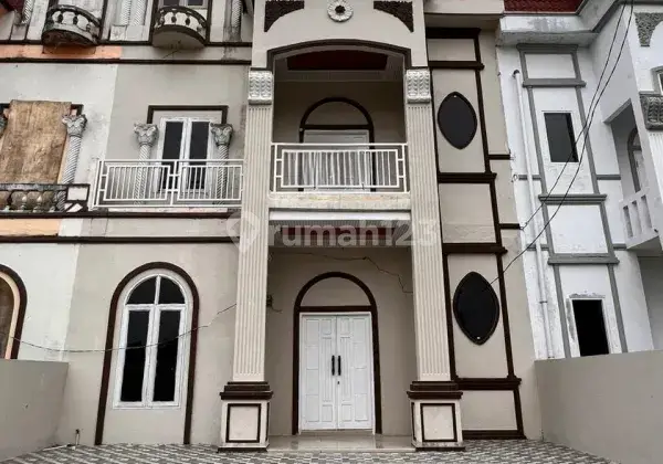 Rumah 2 Lantai Baru SHM di Jl. Jamin Ginting, Dekat Royal Sumatera, Medan 1