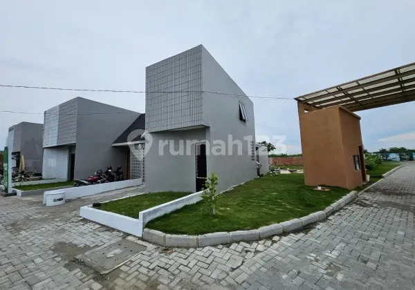 Dijual Rumah Dalam Komplek Element Martubung