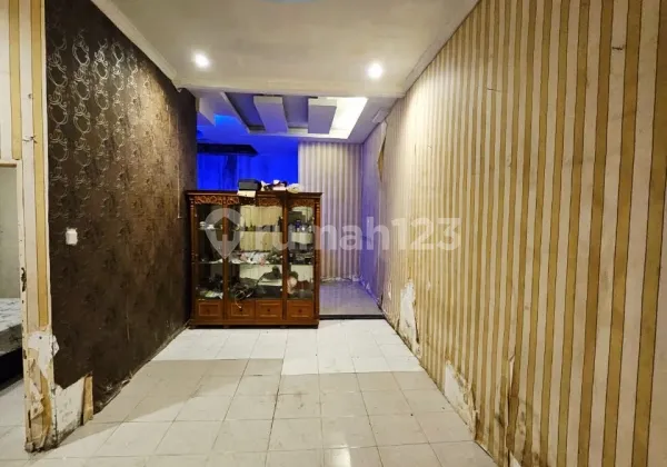 For Sale House in Menteng Indah Complex with 4 bedrooms For Sale House in Menteng Indah Complex with 4 bedrooms