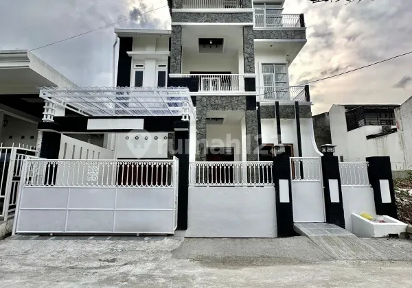 For Sale Rumah Elit 3 lantai di komplek Tasbih 2 Siaphuni