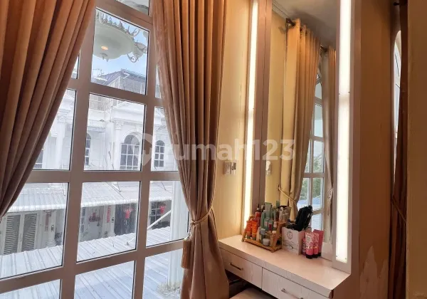 Dijual Rumah Semi Furnish di Komplek Daerah Krakatau 2