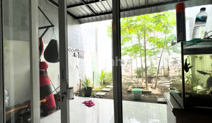 Rumah Komplek di Setia Budi Ada Sisa Halaman Belakang Luas 2