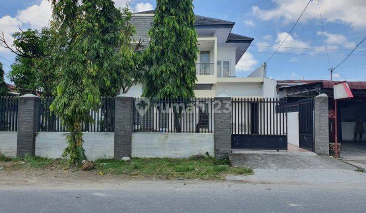 Rumah besar luas bertingkat di jalan Pelita - Pancing 2