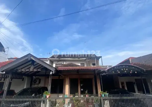 Dijual Rumah 2 Lantai di Menteng Indah Medan Denai 1