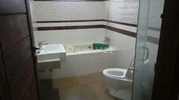 Dijual Rumah Besar 2 Lantai Siap Huni di Karya Jaya Medan Johor 10