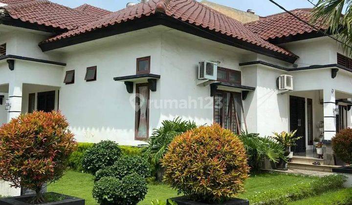 Rumah mewah 2 lantai dalam komplek elite 1