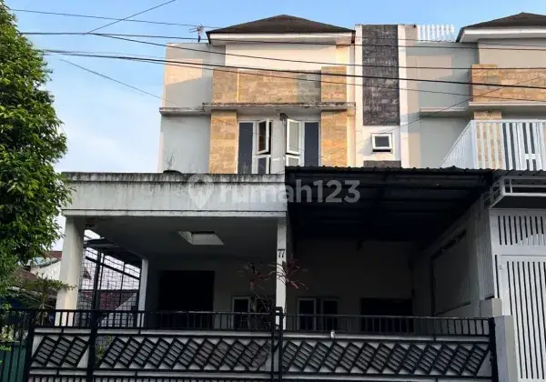 Rumah 2 lantai, Cantik Luas dekat Plaza Millenium 1