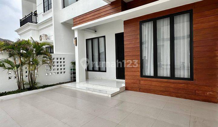 Rumah 2 Lantai Dalam Komplek Bmewah  Di Kota Medan 2