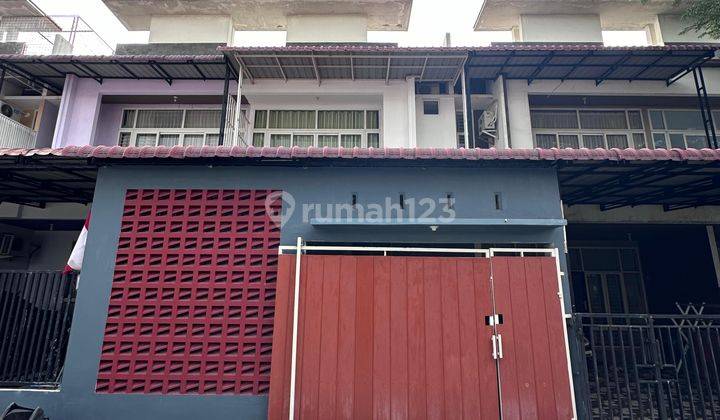 Rumah 2½ Lantai Dalam Komplek Elit J City 1