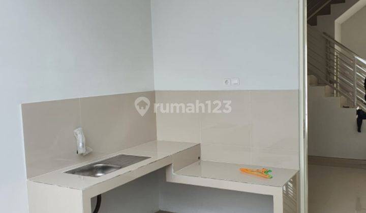 Dijual rumah 2 Lt Minimalis Jejer 2 di Nirwana Executive Sby  2