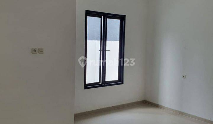 Dijual rumah 2 Lt Minimalis Jejer 2 di Nirwana Executive Sby  3