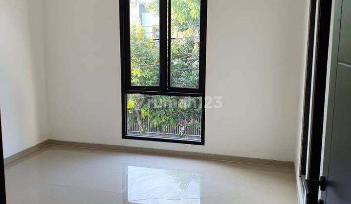 Dijual rumah 2 Lt Minimalis Jejer 2 di Nirwana Executive Sby  4