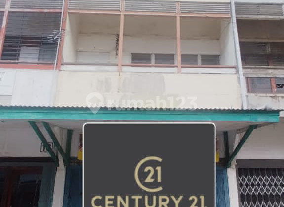 3-Story Shop House Location in City Center, Sisingamangaraja Street, Suitable for Business 1