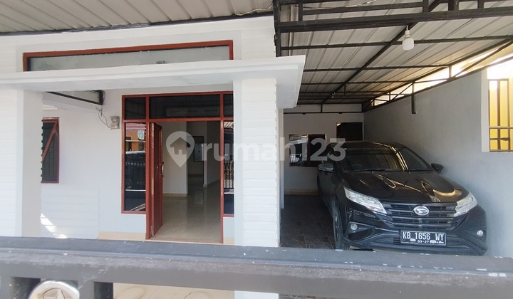 Two-Storey Paris Royal Residence Paris 2 House