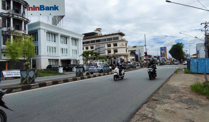 Ruko 3 Tingkat Dengan Lokasi Strategis Di Jalan Imam Bonjol 2