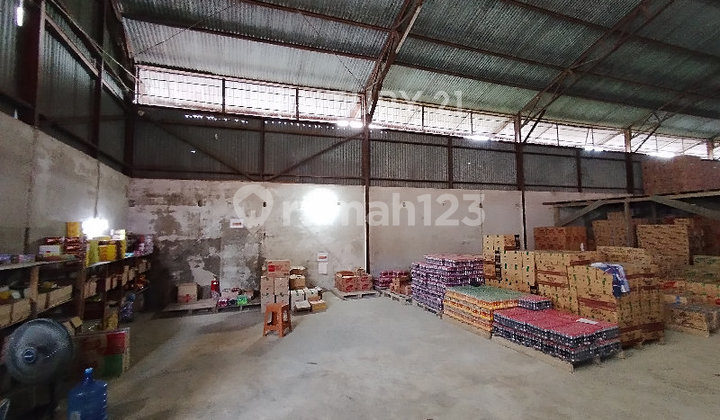 WAREHOUSE 840M2 Location Jl. Komyos Soedarso