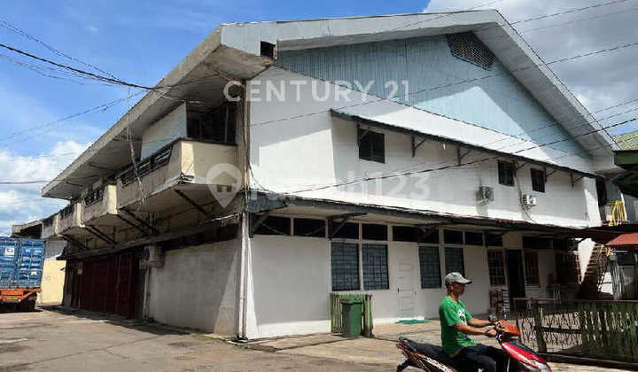 Ruko Siap Pakai Cocok Kantor Dg Halaman Parkir Luas di Jeruju