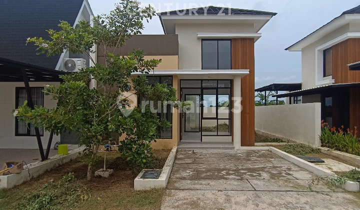 Ready-to-Occupy House with Complete Facilities in Pontianak City 1