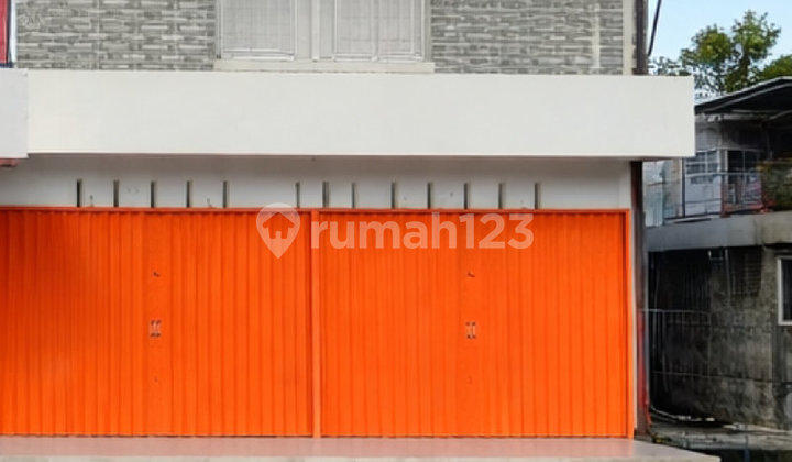 Strategic Shop House in a Crowded Area Suitable for Various Businesses in Pontianak