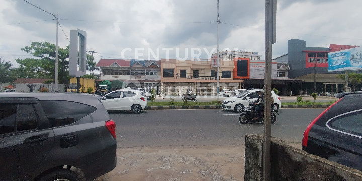 Shop House on the Edge of Jl. A.yani 2 Arterial Road Supadio Very Strategic Area 2