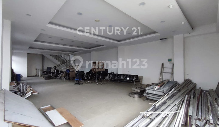 5.5-Storey Shop House on Jl. Khw Hasyim, City Center Area