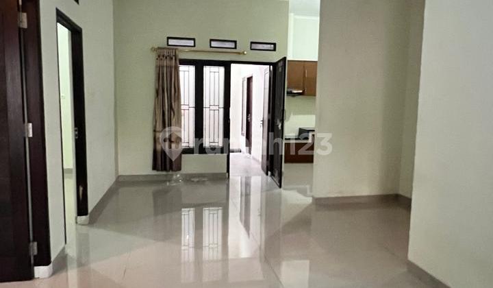 For Rent 3+1 Bedroom House in Kencana Loka BSD - Best Price For Rent 3+1 Bedroom House in Kencana Loka BSD - Best Price