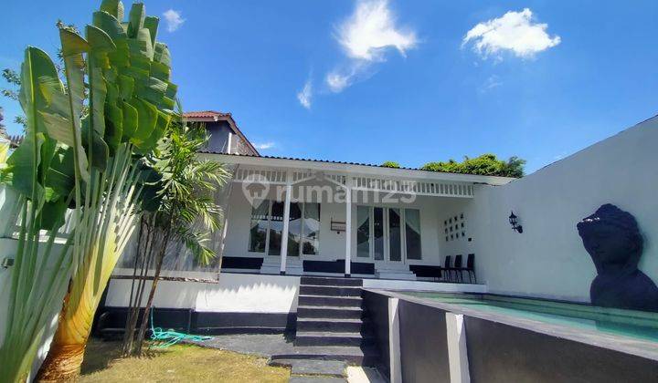 Villa for rent on Jalan Raya Padang Tawang  1