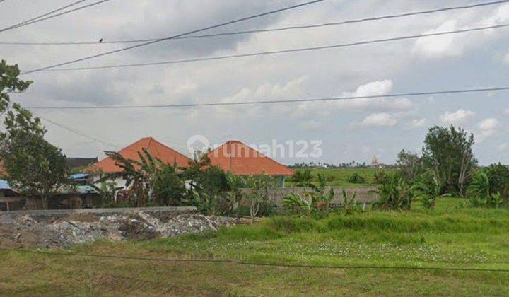 Land on Jalan Pantai Seseh 9 are SHM main road 2