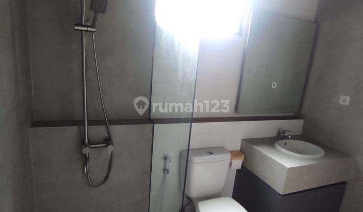  Apartemen Hampton Park 2 Kamar Tidur Furnished Sudah Renovasi 4