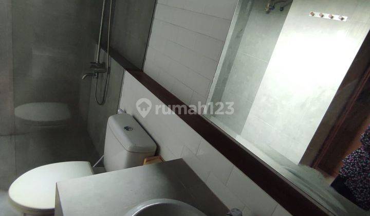  Apartemen Hampton Park 2 Kamar Tidur Furnished Sudah Renovasi 6