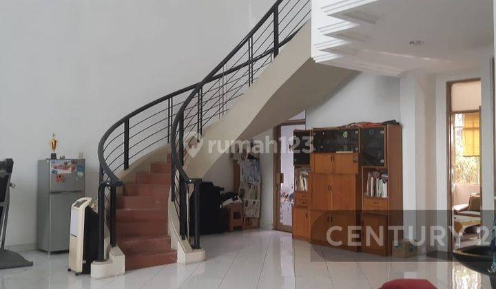 Rumah Besar Luxury Terawat Di Bandung 2