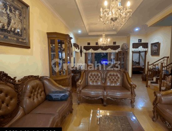 Dijual Rumah Semi Furnished di Jalan Denki Mochammad Toha