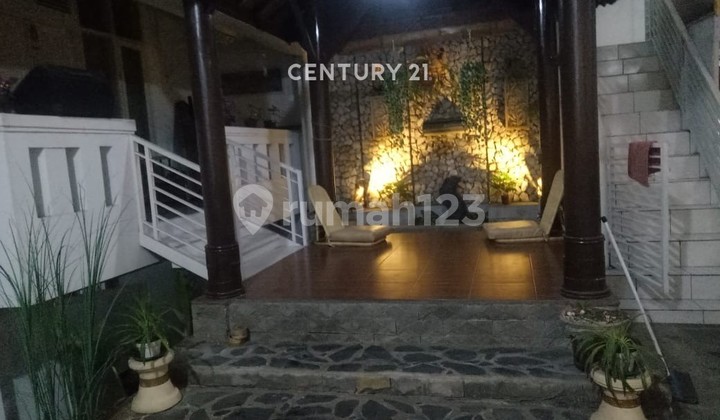 Vintage 3-Story Semi-Furnished House Strategically Located in Central Cimahi 2