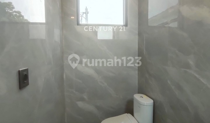 3-Story House Ready to Occupied Comfortably in Setra Regency Polban Bandung 2