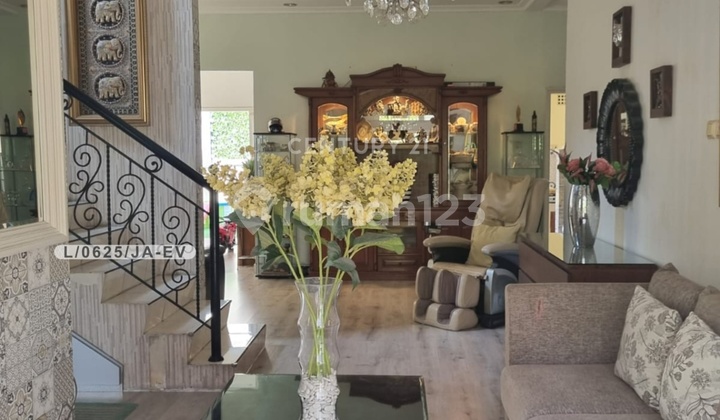 Nice 2-Story House Ready to Occupy with Certificate in Kota Baru Parahyangan