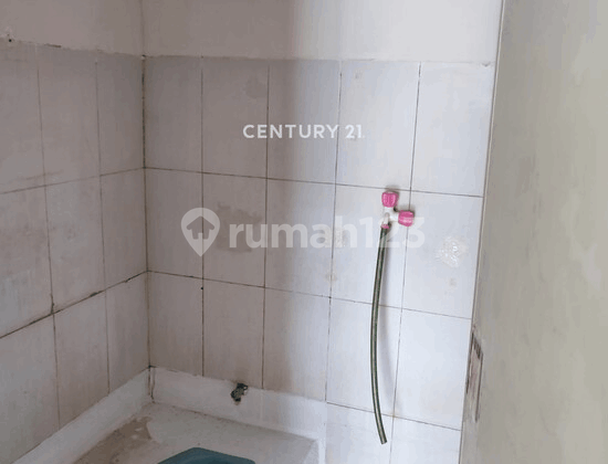 2-Storey Ruko Ready for Use, Strategically Located on Main Road Jl Sadang Bandung 2