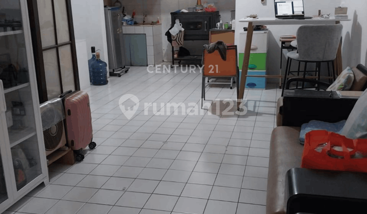 Comfortable House for Strategic Investment in Arcamanik, Bandung 1