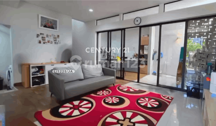 Rumah Mewah dan Nyaman di Cluster Flora Summarecon Bandung