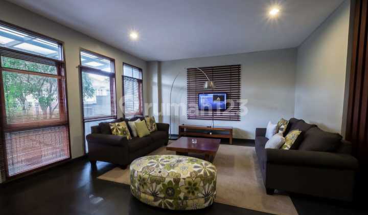 Jual Rumah Setraduta Full Furnished 2